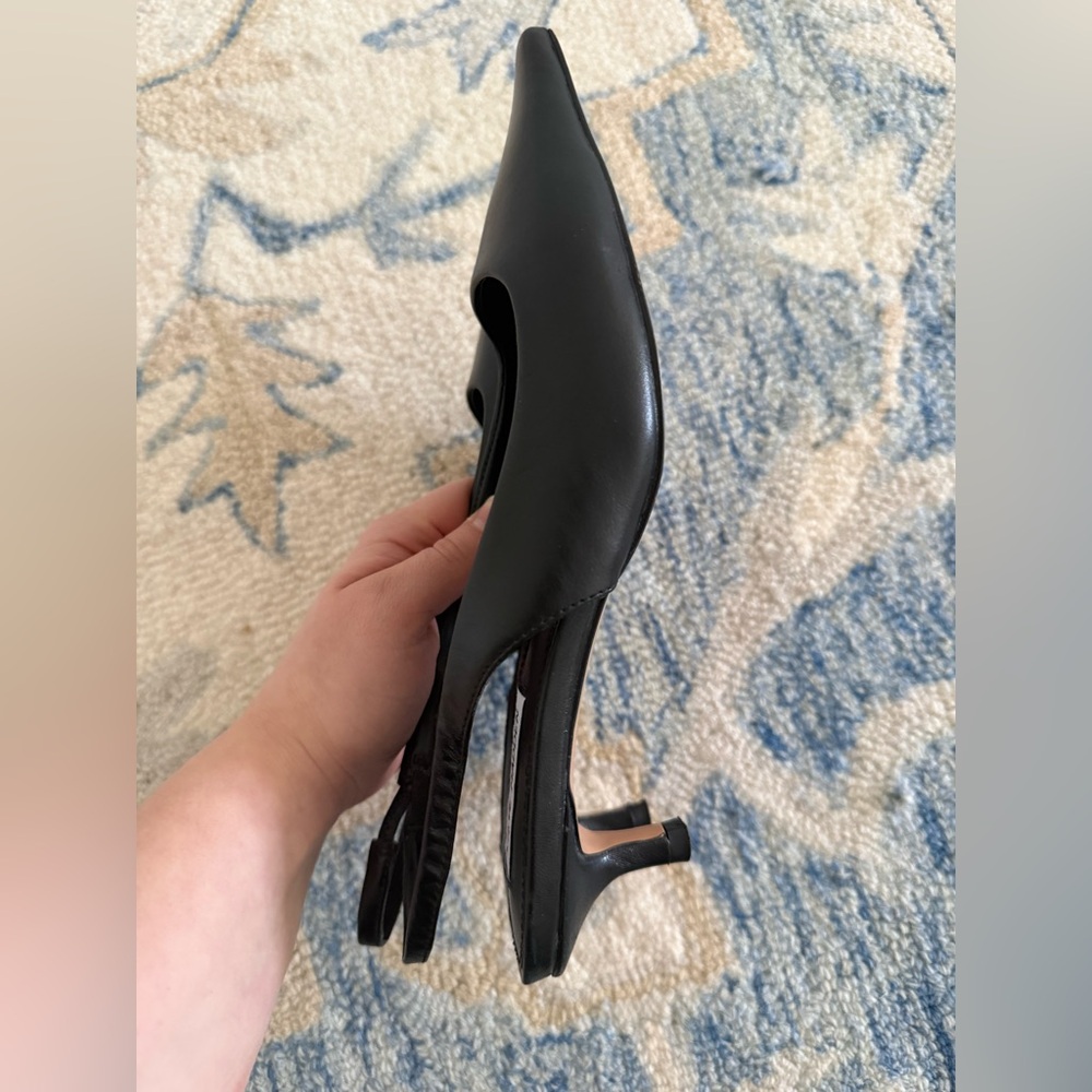 Steve Madden Black Slingback Heels - Picture 3 of 9